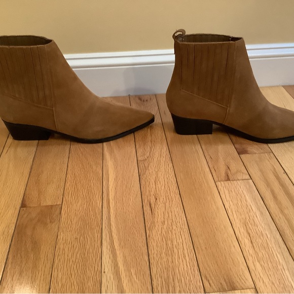 Marc Fisher booties. Real suede, color dark natural - Picture 3 of 5